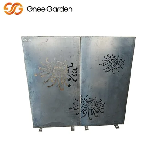 Corten Garden Screen s motivy chrysanthemum
