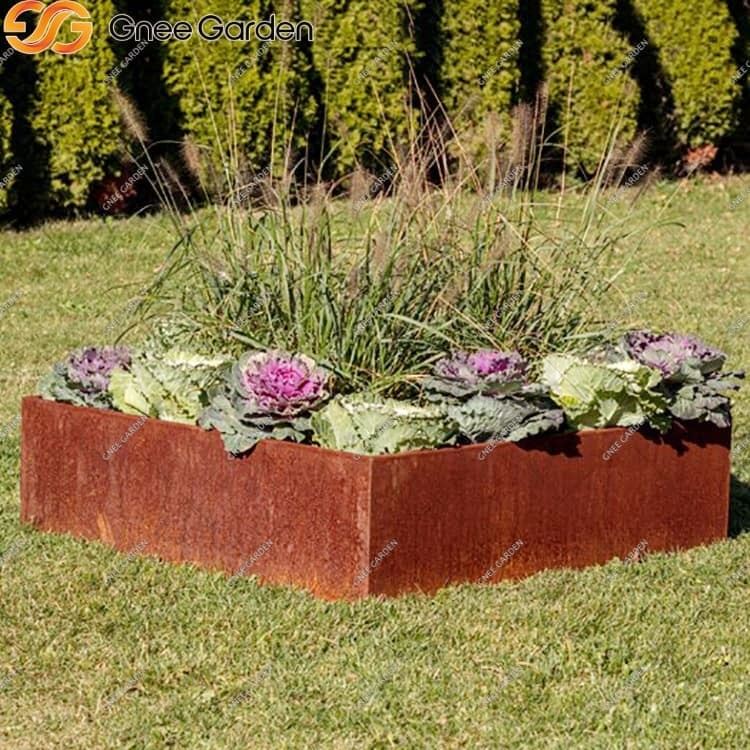Rustikální hrnce pro rostliny z Corten pro moderní zahradu