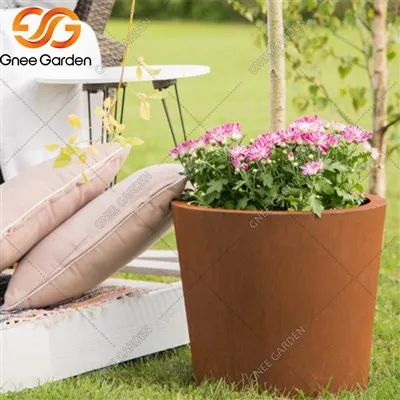 Moderní květináče z oceli Corten